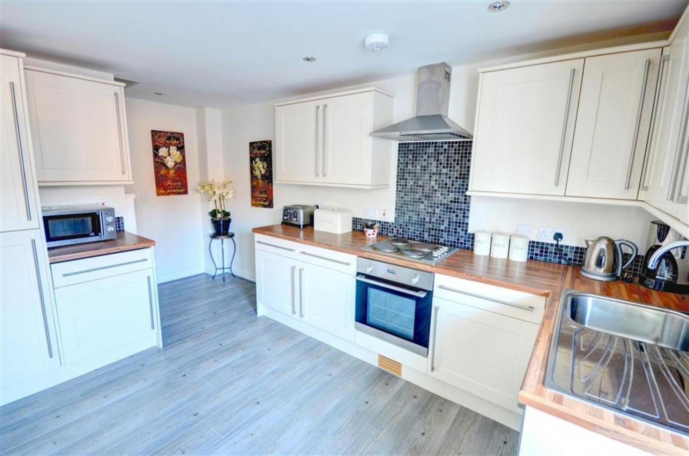 Hotties House - Two-Bed Cottage, Dog-Friendly & Off-Street Parking - Scarborough Zewnętrze zdjęcie
