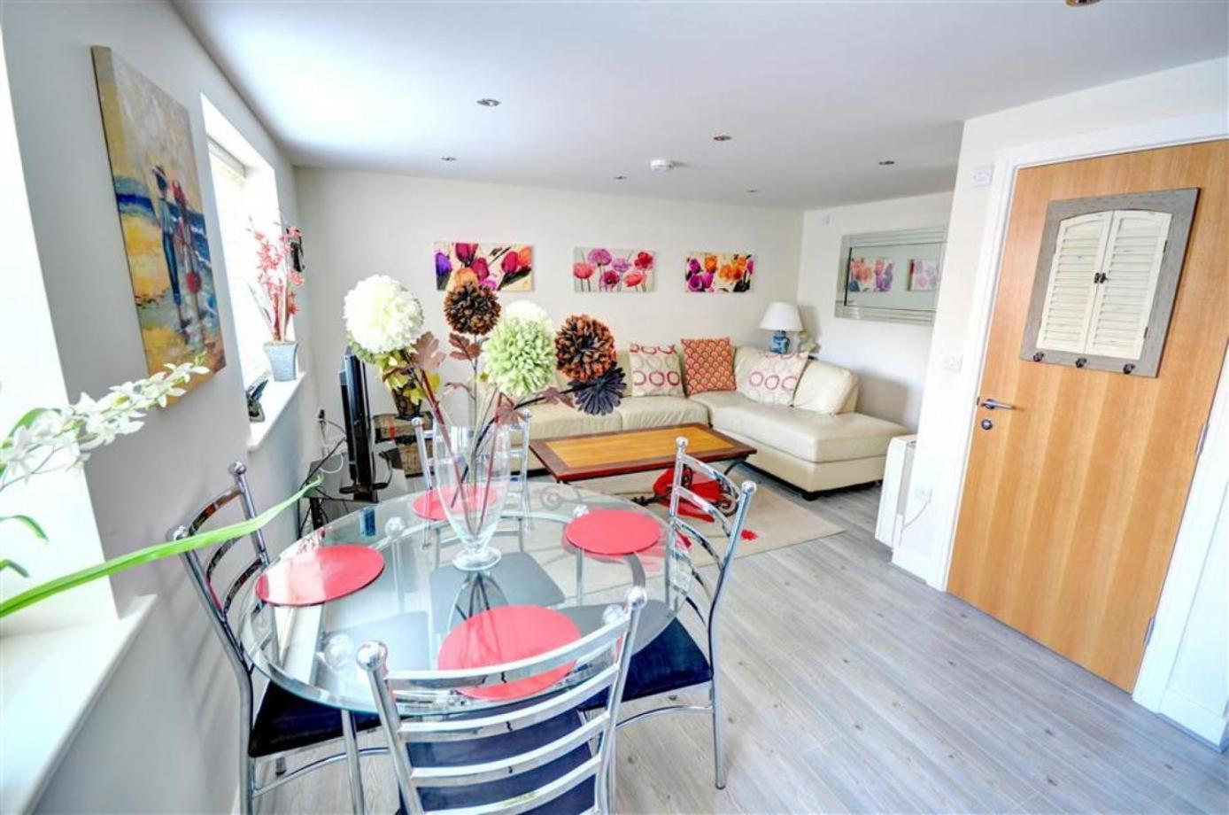 Hotties House - Two-Bed Cottage, Dog-Friendly & Off-Street Parking - Scarborough Zewnętrze zdjęcie