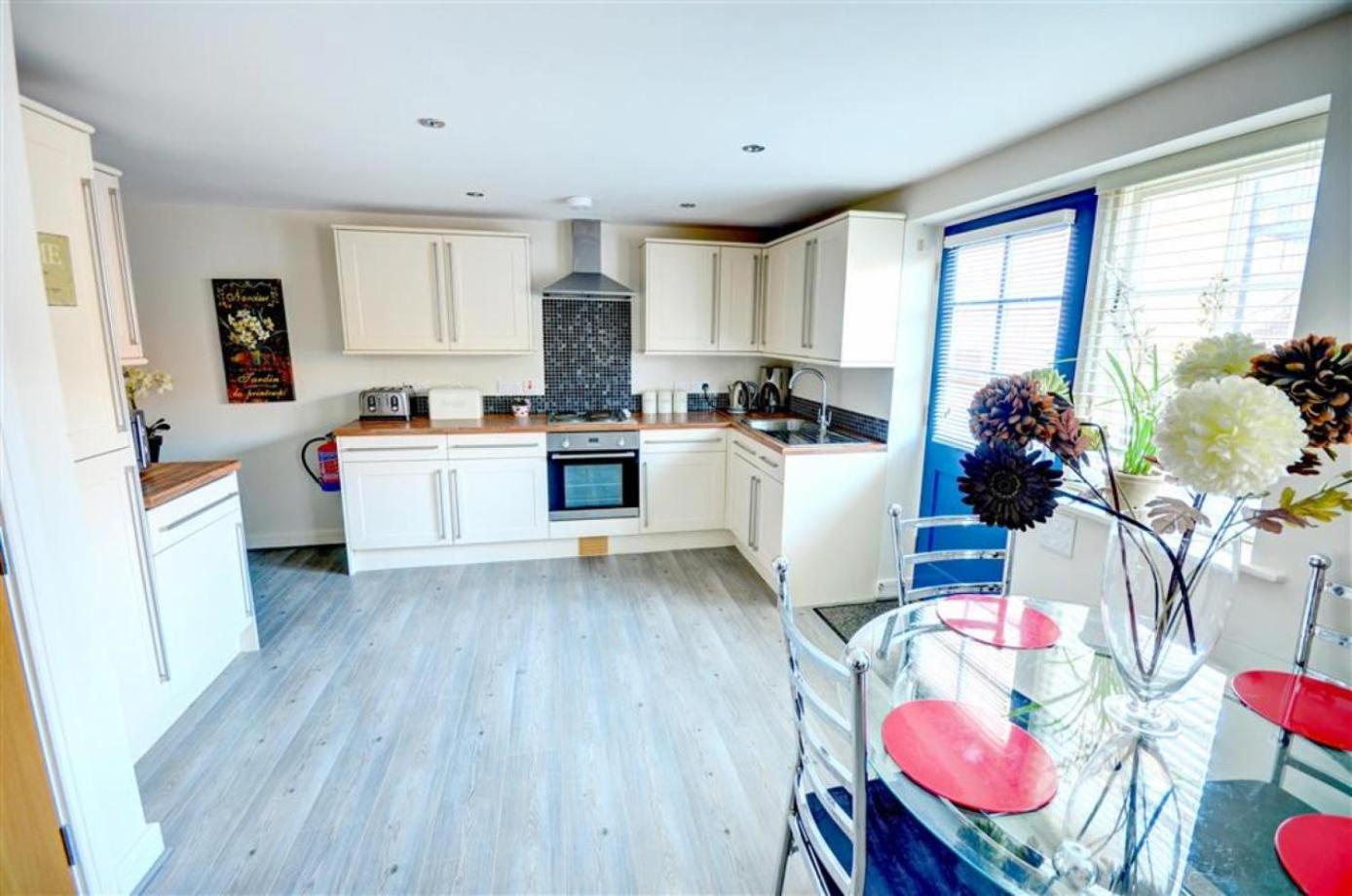 Hotties House - Two-Bed Cottage, Dog-Friendly & Off-Street Parking - Scarborough Zewnętrze zdjęcie
